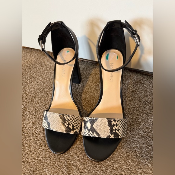 Nine West snake print ankle strap pumps - Picture 3 of 10